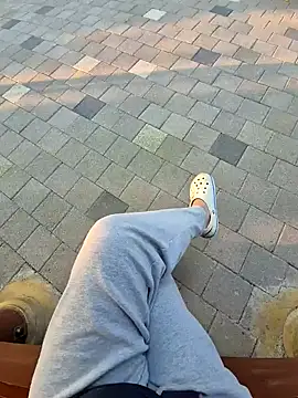 starvingo2002 online show from 25, 10, 2025