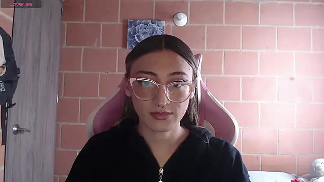 Andrea camilaaa online show from 16, 2, 2026