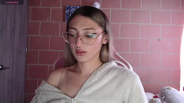 Andrea camilaaa online show from 9, 9, 2025