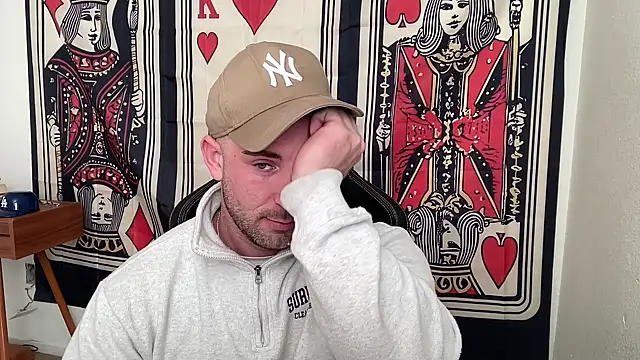 brettmycles28 online show from 20, 12, 2025