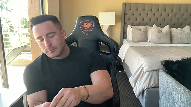 brettmycles28 online show from 3, 10, 2025