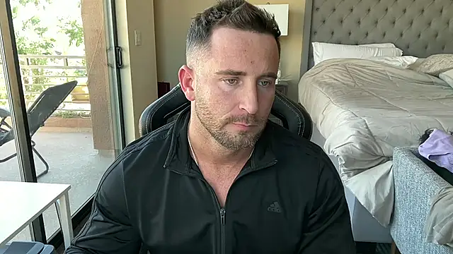 brettmycles28 online show from 26, 10, 2025