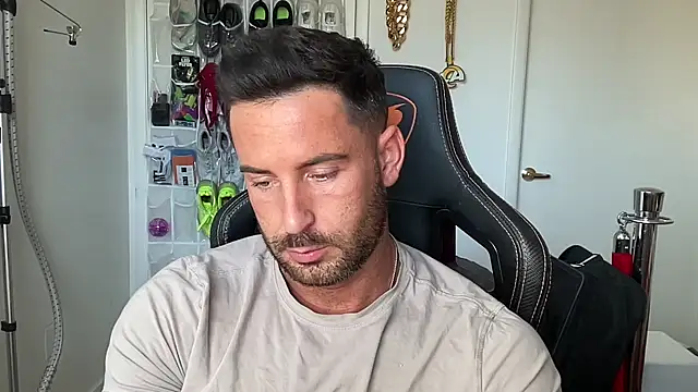 brettmycles28 online show from 1, 6, 2026