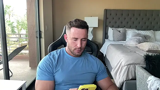 brettmycles28 online show from 27, 9, 2025