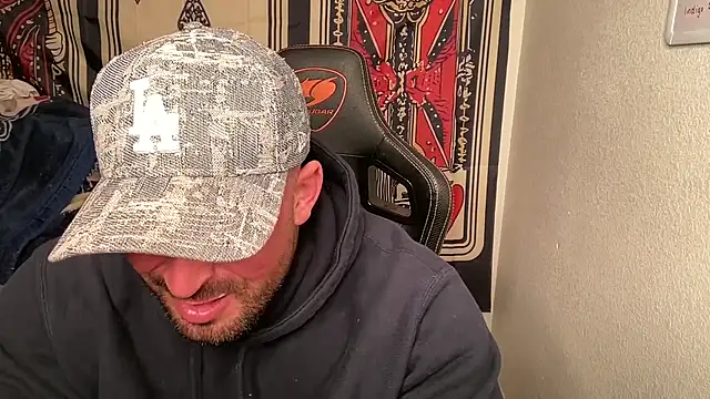 brettmycles28 online show from 17, 2, 2026