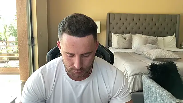 brettmycles28 online show from 26, 9, 2025