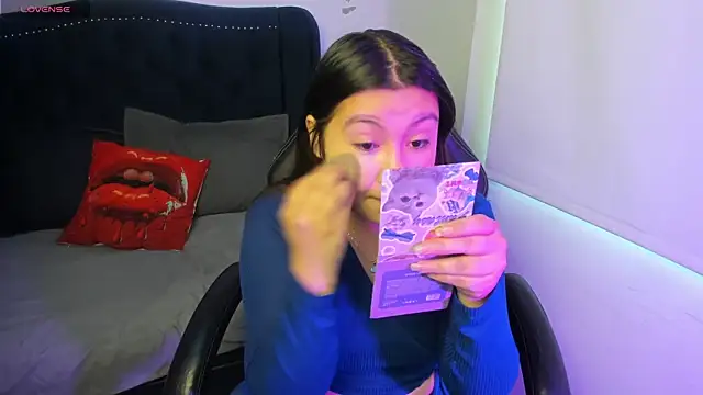 LucyPetit online show from 20, 11, 2025