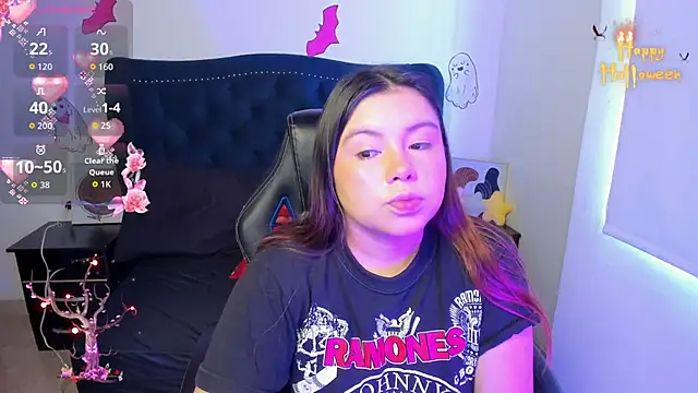 LucyPetit online show from 3, 11, 2025