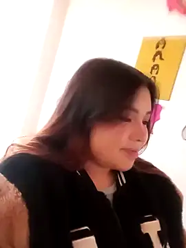 LucyPetit online show from 2, 10, 2025