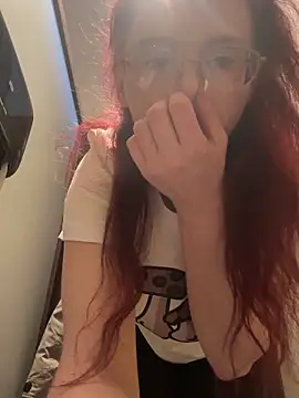 Snapshot of raen001 chatting on 11, 2, 2026 raen001 online show from 11, 2, 2026