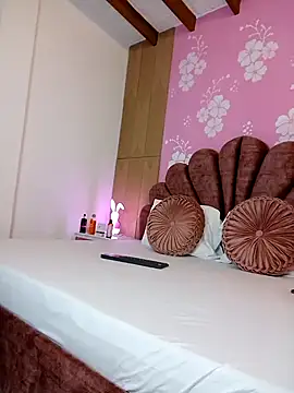 AlissonPeach01 online show from 17, 10, 2025