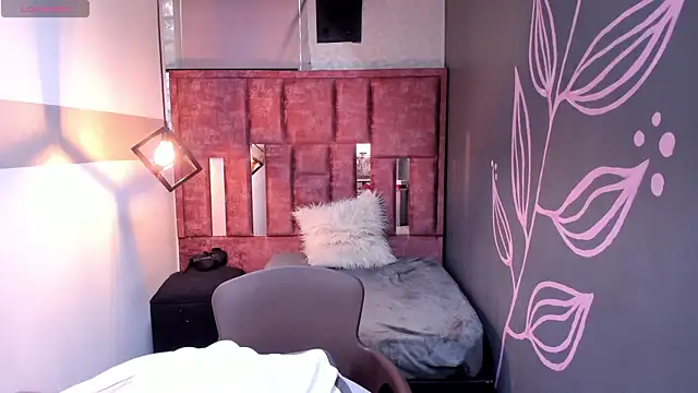 Isa Thompson   online show from 9, 10, 2025