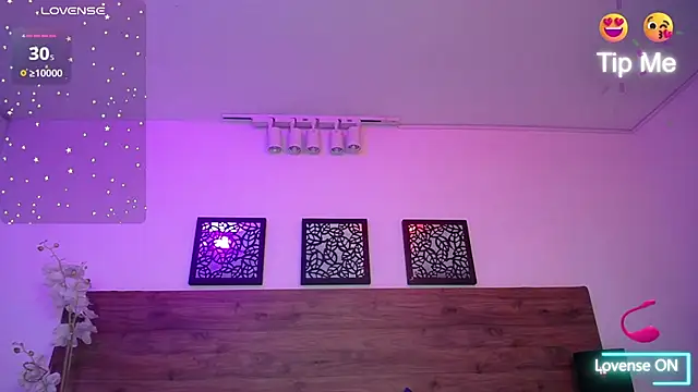 Snapshot of AlexandraCambell chatting on 11, 9, 2025 AlexandraCambell online show from 11, 9, 2025