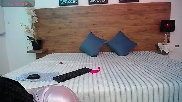 Snapshot of AlexandraCambell chatting on 29, 9, 2025 AlexandraCambell online show from 29, 9, 2025