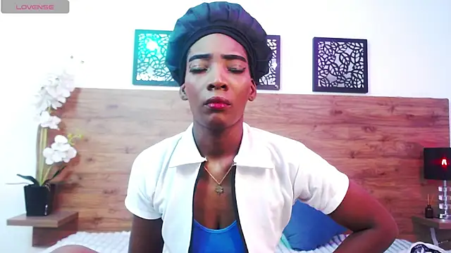 Snapshot of AlexandraCambell chatting on 5, 2, 2026 AlexandraCambell online show from 5, 2, 2026