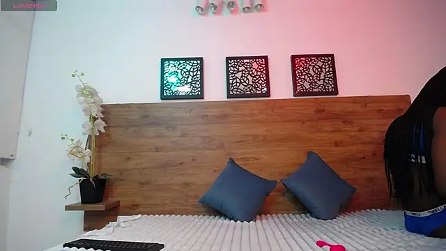 Snapshot of AlexandraCambell chatting on 6, 10, 2025 AlexandraCambell online show from 6, 10, 2025