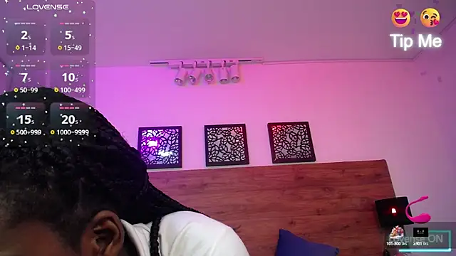 Snapshot of AlexandraCambell chatting on 18, 9, 2025 AlexandraCambell online show from 18, 9, 2025