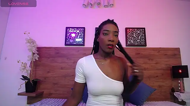 Snapshot of AlexandraCambell chatting on 23, 9, 2025 AlexandraCambell online show from 23, 9, 2025