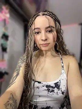 karla-thomsom10 online show from 17, 4, 2026