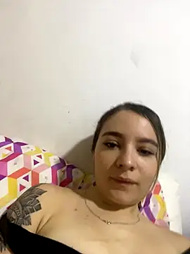 Snapshot of karla-thomsom10 chatting on 28, 11, 2025 karla-thomsom10 online show from 28, 11, 2025