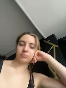 karla-thomsom10 online show from 9, 4, 2026