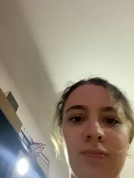 karla-thomsom10 online show from 16, 12, 2025