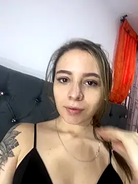 Snapshot of karla-thomsom10 chatting on 11, 9, 2025 karla-thomsom10 online show from 11, 9, 2025