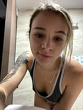 Snapshot of karla-thomsom10 chatting on 22, 9, 2025 karla-thomsom10 online show from 22, 9, 2025