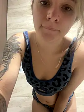 Snapshot of karla-thomsom10 chatting on 8, 10, 2025 karla-thomsom10 online show from 8, 10, 2025