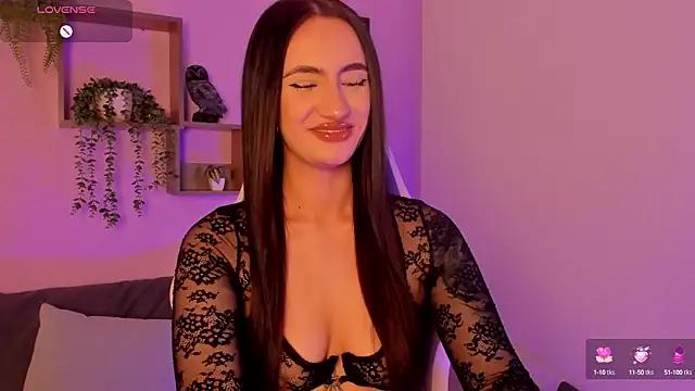 Snapshot of _CELESTE_MOORE chatting on 2, 10, 2025 CELESTE MOORE online show from 2, 10, 2025