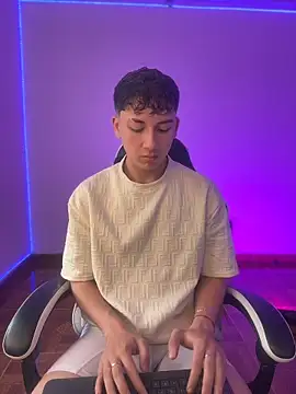 Snapshot of Casper___kyy chatting on 15, 11, 2025 Casper kyy online show from 15, 11, 2025