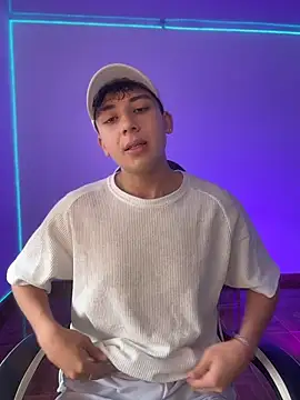 Snapshot of Casper___kyy chatting on 1, 12, 2025 Casper kyy online show from 1, 12, 2025