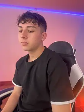 Snapshot of Casper___kyy chatting on 20, 11, 2025 Casper kyy online show from 20, 11, 2025