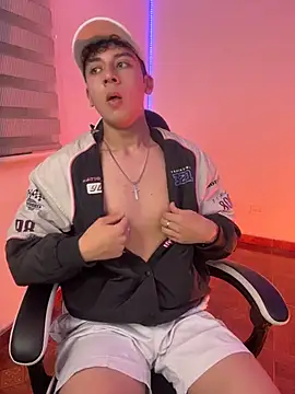 Snapshot of Casper___kyy chatting on 27, 10, 2025 Casper kyy online show from 27, 10, 2025