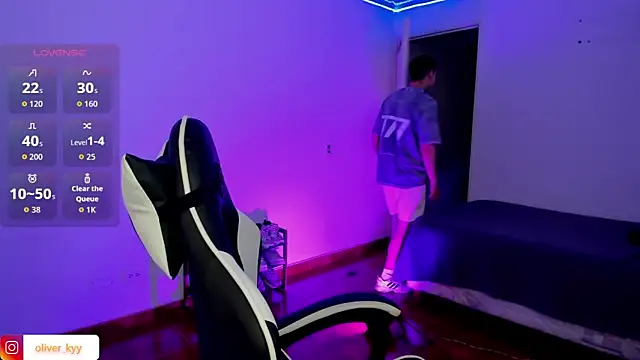 Snapshot of Casper___kyy chatting on 8, 11, 2025 Casper kyy online show from 8, 11, 2025