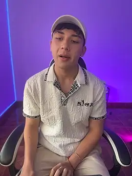 Snapshot of Casper___kyy chatting on 29, 11, 2025 Casper kyy online show from 29, 11, 2025