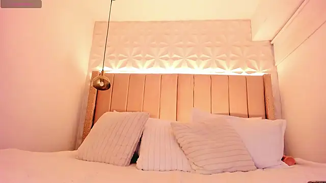 mystic carito online show from 10, 4, 2026