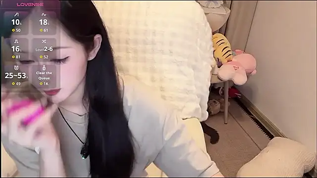 Snapshot of Y-fovik-ii chatting on 24, 10, 2025 Y-fovik-ii online show from 24, 10, 2025