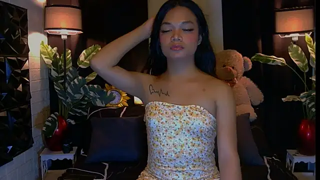 Morena cockts online show from 21, 11, 2025