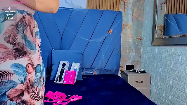 angel  red  online show from 22, 10, 2025