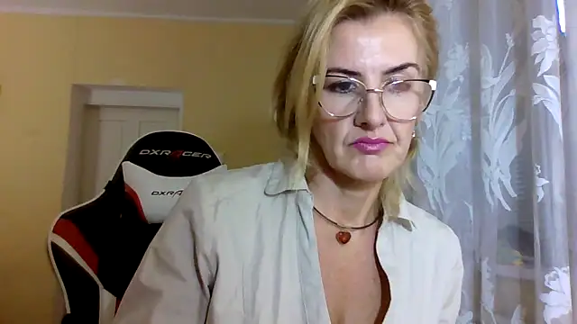 TianaQLove online show from 8, 10, 2025