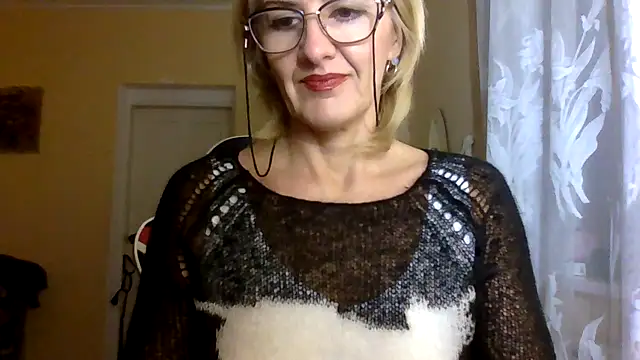 TianaQLove online show from 10, 10, 2025