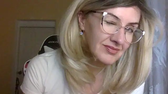 TianaQLove online show from 6, 11, 2025