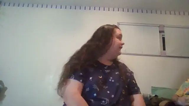 Snapshot of LittleBunny3 chatting on 21, 12, 2025 LittleBunny3 online show from 21, 12, 2025