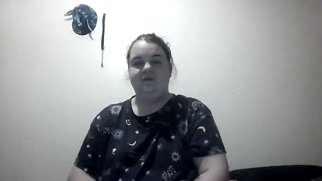 Snapshot of LittleBunny3 chatting on 19, 12, 2025 LittleBunny3 online show from 19, 12, 2025