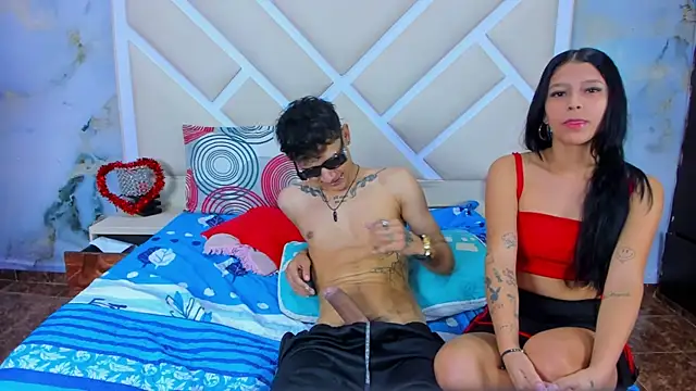 Snapshot of Innocent_Looks chatting on 19, 12, 2025 Innocent Looks online show from 19, 12, 2025