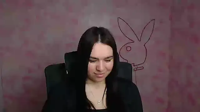 Lola Saymyname online show from 5, 4, 2026