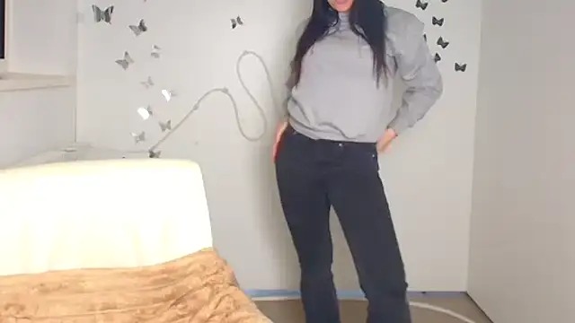 Lola Saymyname online show from 10, 4, 2026