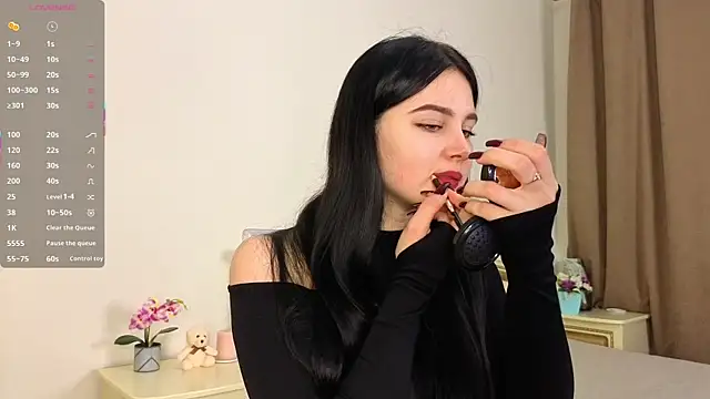 EnricaElis online show from 17, 11, 2025