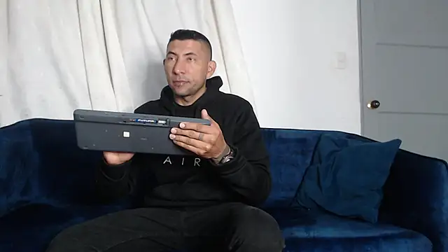 Morganandmegan online show from 28, 10, 2025